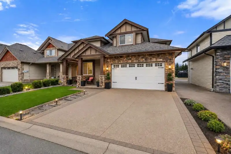 6556 LAVENDER PLACE - photo 2 of 40