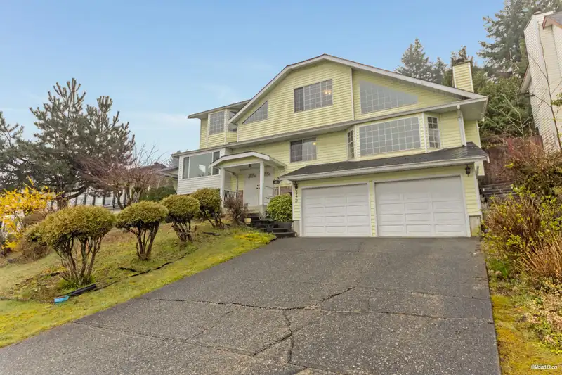 3178 LEEWARD COURT - photo 2 of 35