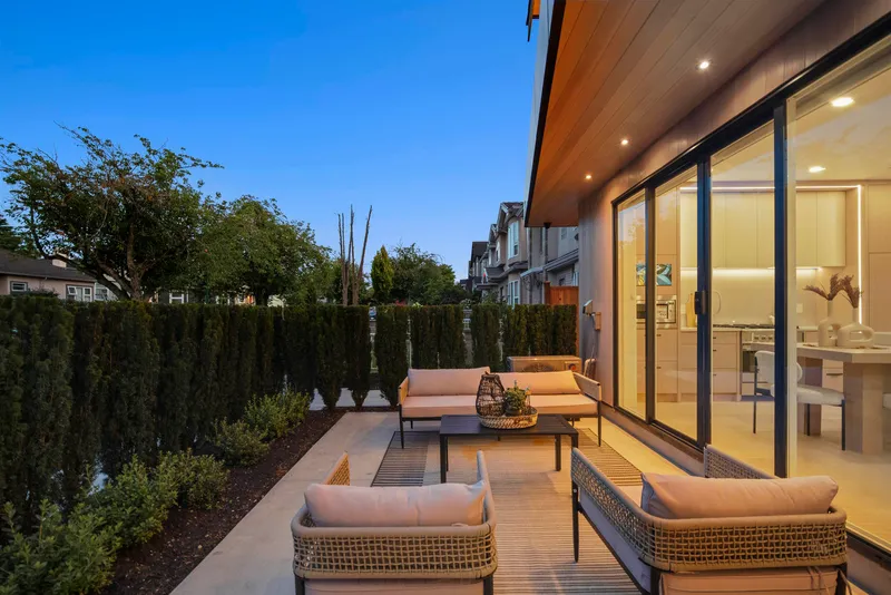 1 5033 PRINCE ALBERT STREET - photo 2 of 11