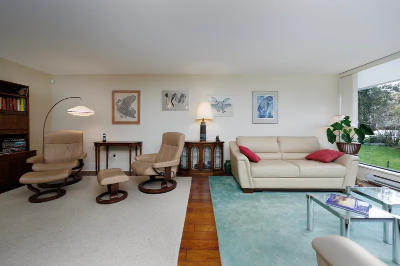 112 4101 YEW STREET - photo 3 of 22