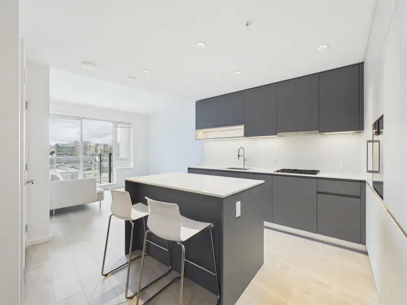 637 6808 MINORU BOULEVARD - photo 2 of 37