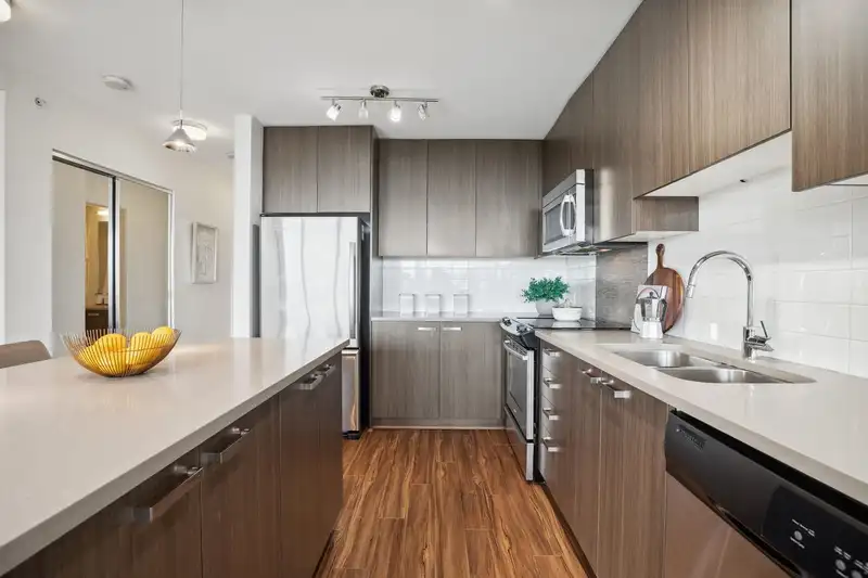 3208 13325 102A AVENUE - photo 4 of 28
