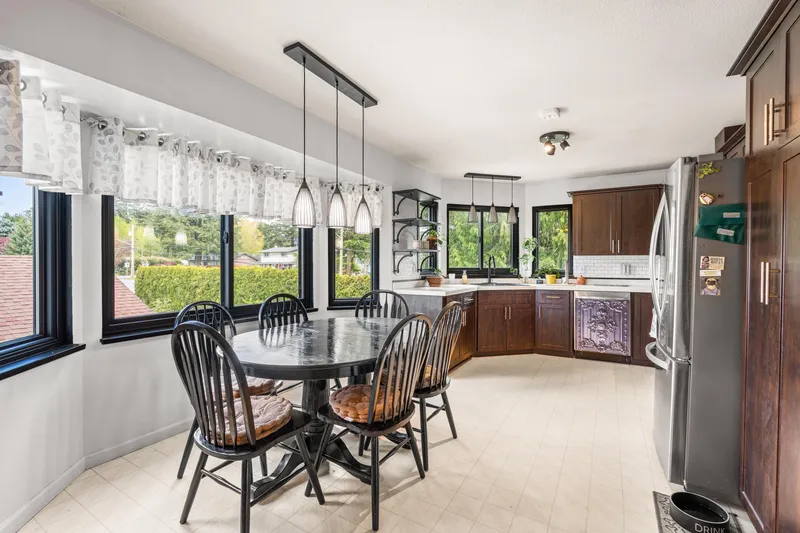 12019 206 STREET - photo 4 of 25