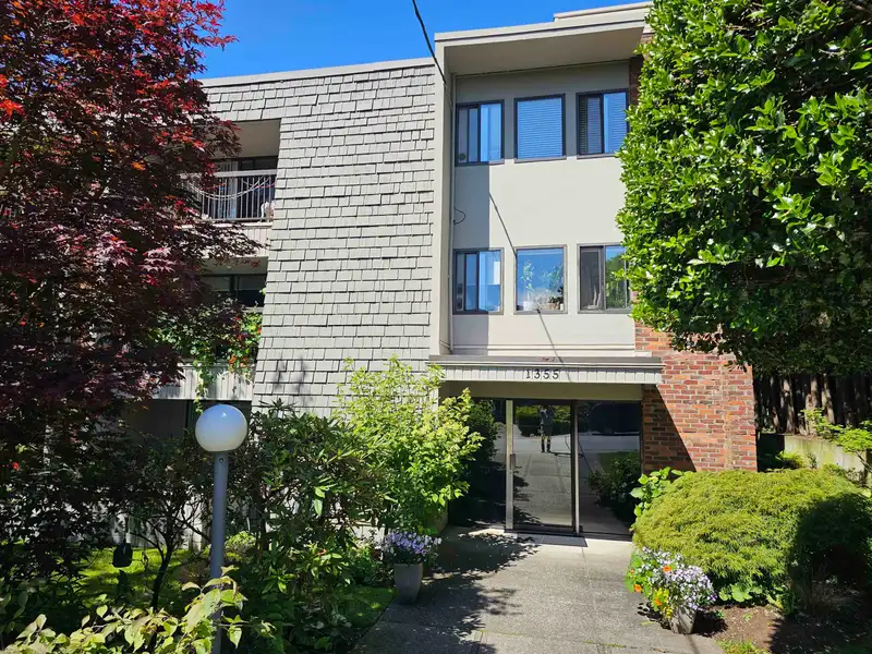 305 1355 FIR STREET - photo 1 of 19