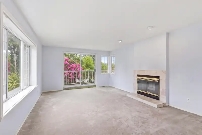1227 12TH STREET - photo 4 of 37