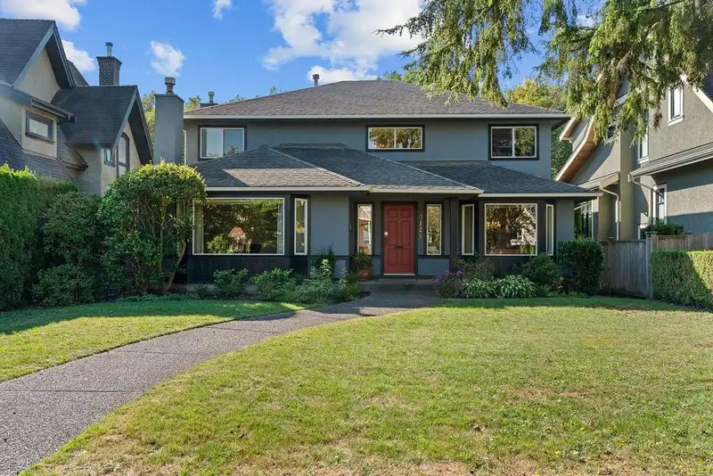 3126 W 35TH AVENUE - photo 1 of 39