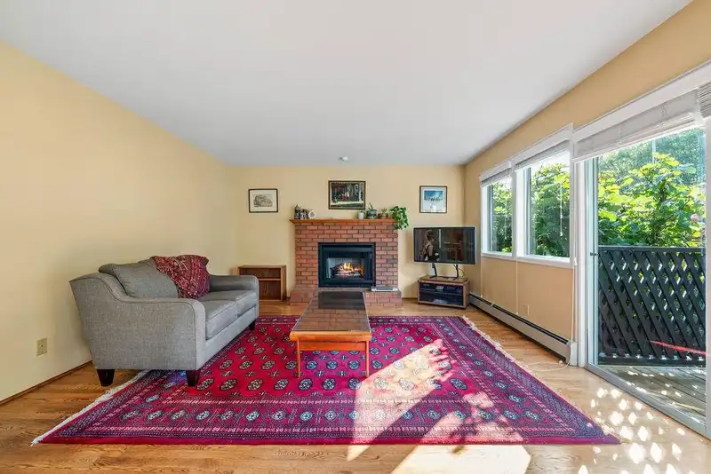 3126 W 35TH AVENUE - photo 2 of 39