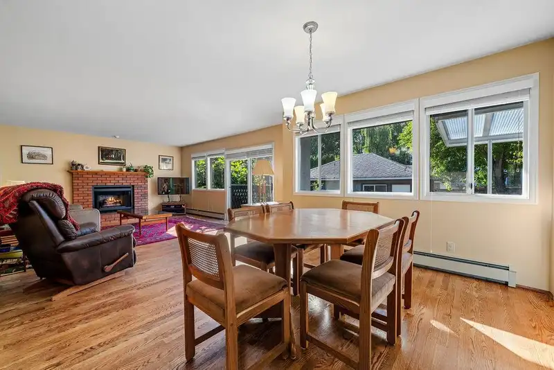 3126 W 35TH AVENUE - photo 4 of 39