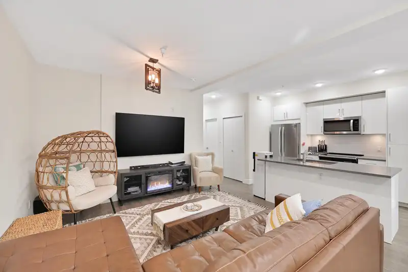 116 15351 101 AVENUE - photo 1 of 33