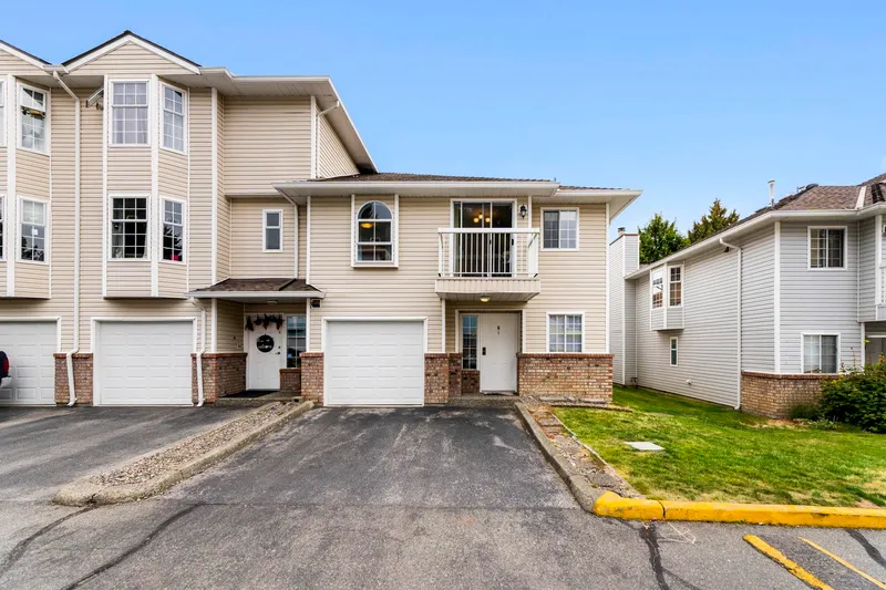 6 13970 72 AVENUE - photo 1 of 25