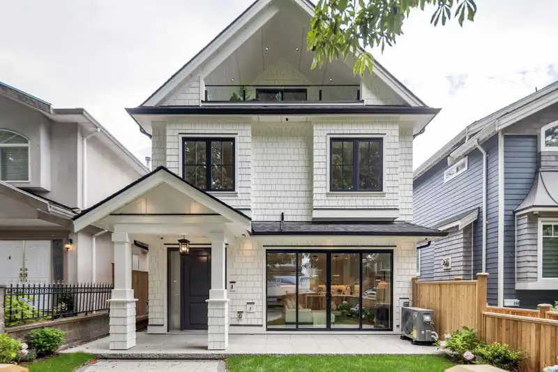 2 250 E 39TH AVENUE - photo 1 of 38