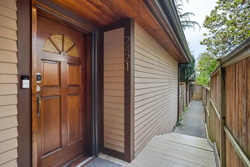 2421 TRAFALGAR STREET - photo 3 of 32