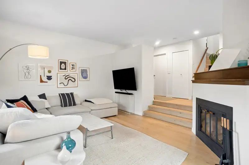 2421 TRAFALGAR STREET - photo 4 of 32