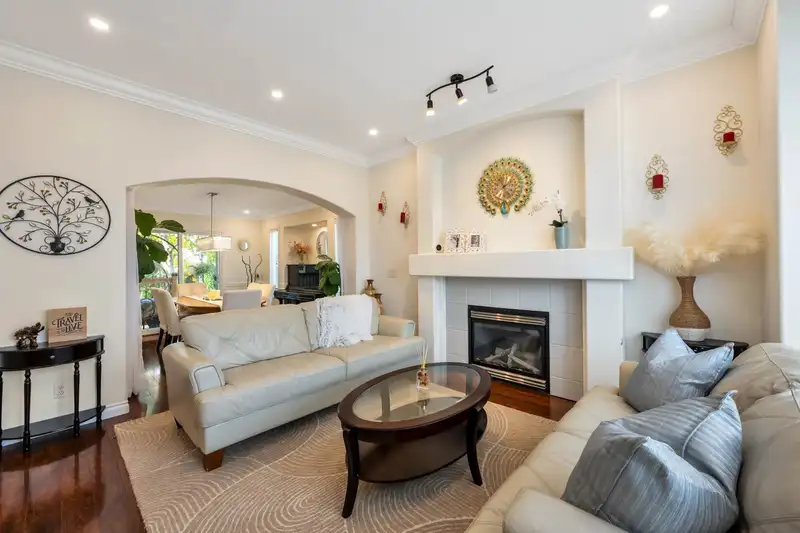 6185 167A STREET - photo 4 of 33