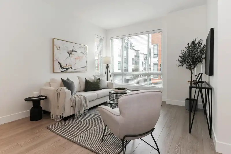 75 16433 19 AVENUE - photo 4 of 31