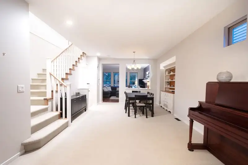 71 HOLLY DRIVE - photo 3 of 40