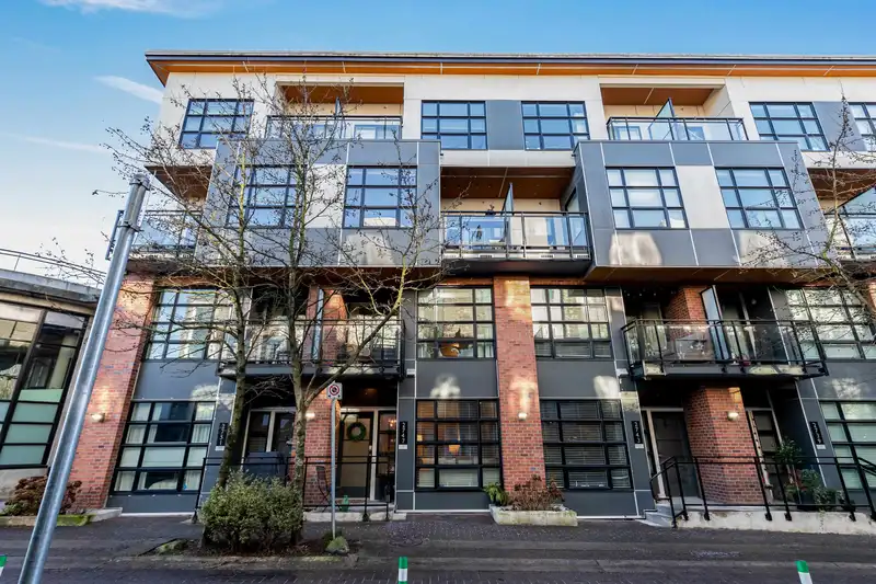 2747 SPRING STREET - photo 3 of 27