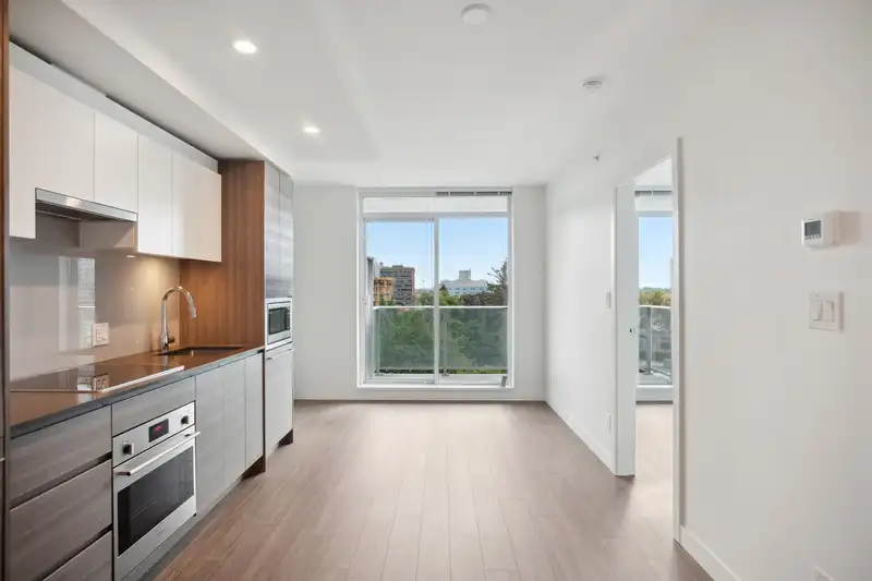 712 13655 FRASER HIGHWAY - photo 2 of 32