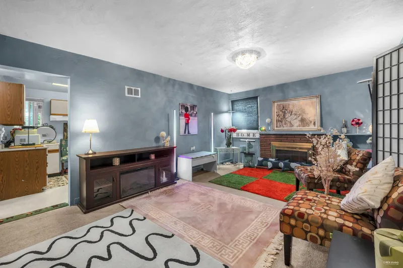 917 LADNER STREET - photo 1 of 25