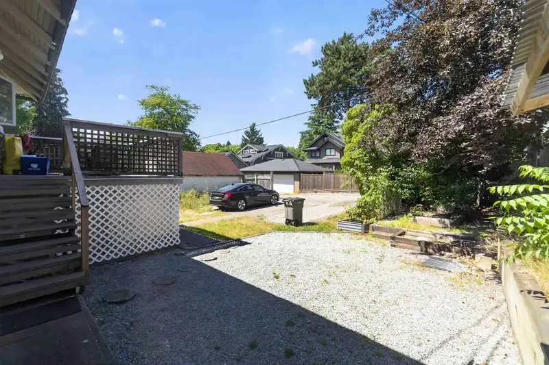 2063 W 37TH AVENUE - photo 3 of 40