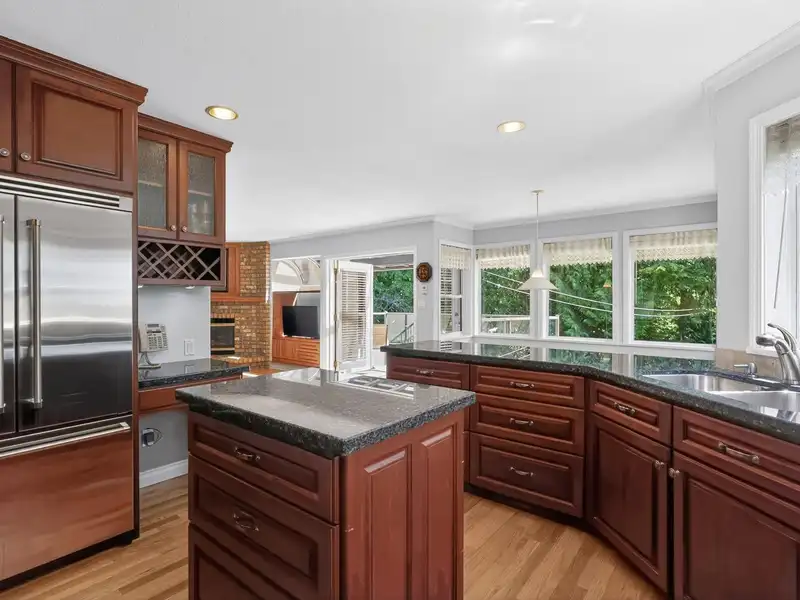 2304 KUGLER AVENUE - photo 4 of 40