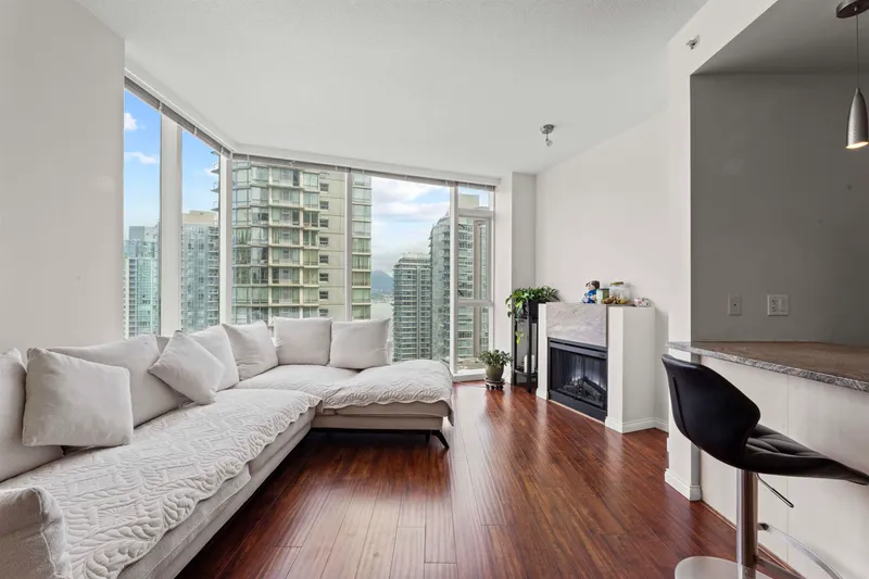 1705 1211 MELVILLE STREET - photo 3 of 25