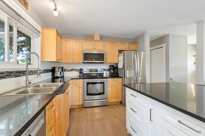 26455 30 AVENUE - photo 2 of 24
