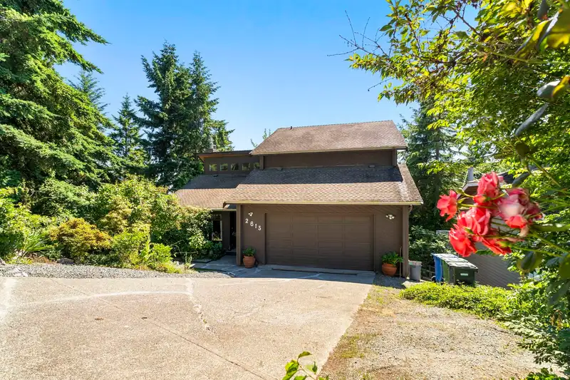 2615 ST GALLEN WAY - photo 4 of 40