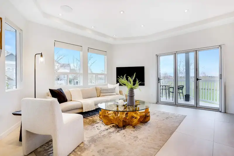 6371 LONDON ROAD - photo 4 of 25