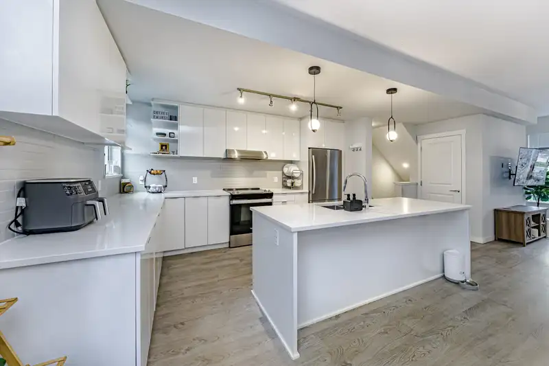 3 15151 EDMUND DRIVE - photo 1 of 39