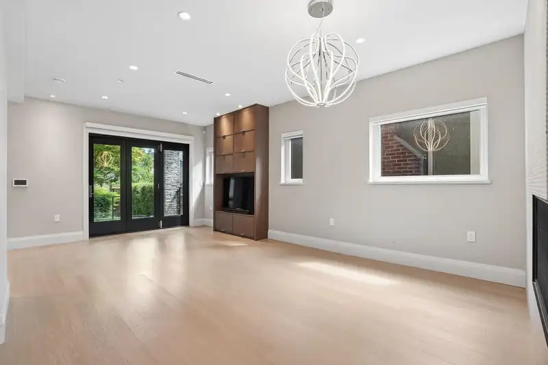 4481 W 15TH AVENUE - photo 3 of 40