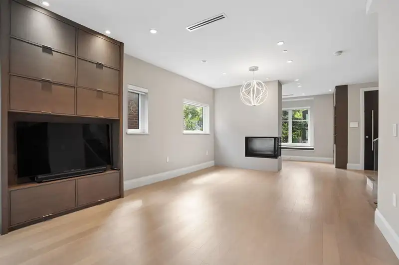 4481 W 15TH AVENUE - photo 4 of 40