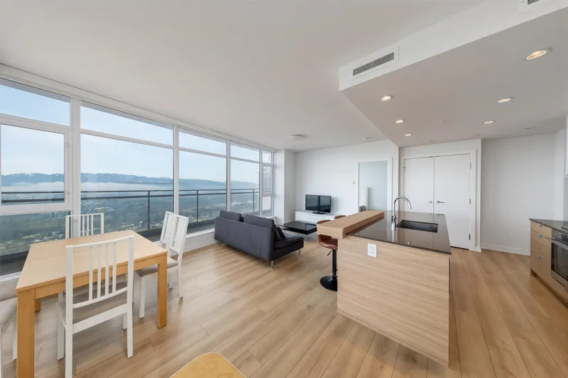 3503 4688 KINGSWAY - photo 2 of 23