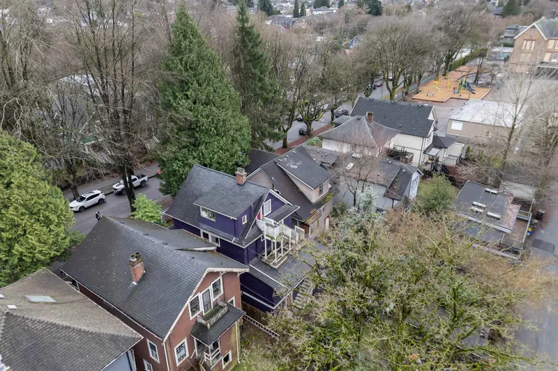 1437 E 10TH AVENUE - photo 2 of 5