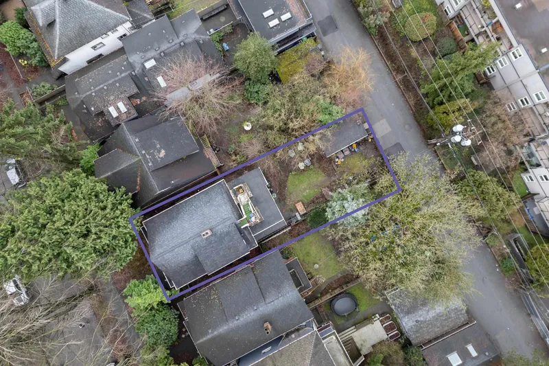 1437 E 10TH AVENUE - photo 4 of 5