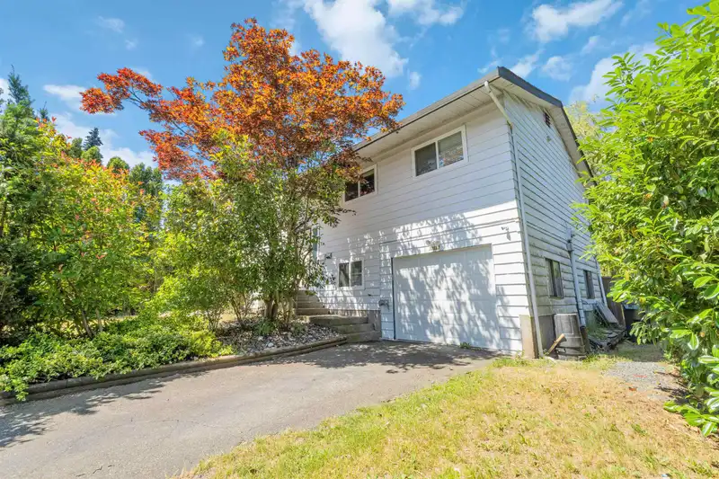 32133 MOUAT DRIVE - photo 4 of 39