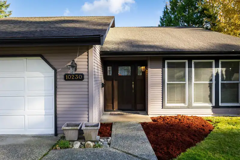 10230 158 STREET - photo 2 of 36