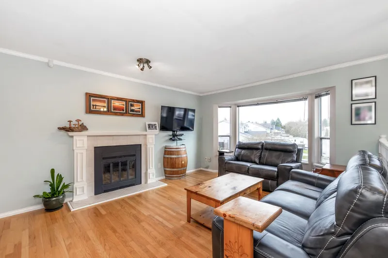 23389 WHIPPOORWILL AVENUE - photo 2 of 25