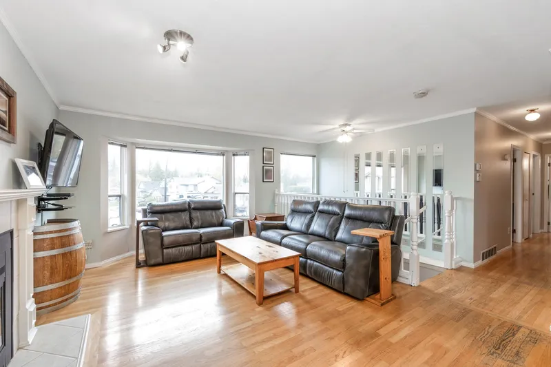 23389 WHIPPOORWILL AVENUE - photo 4 of 25