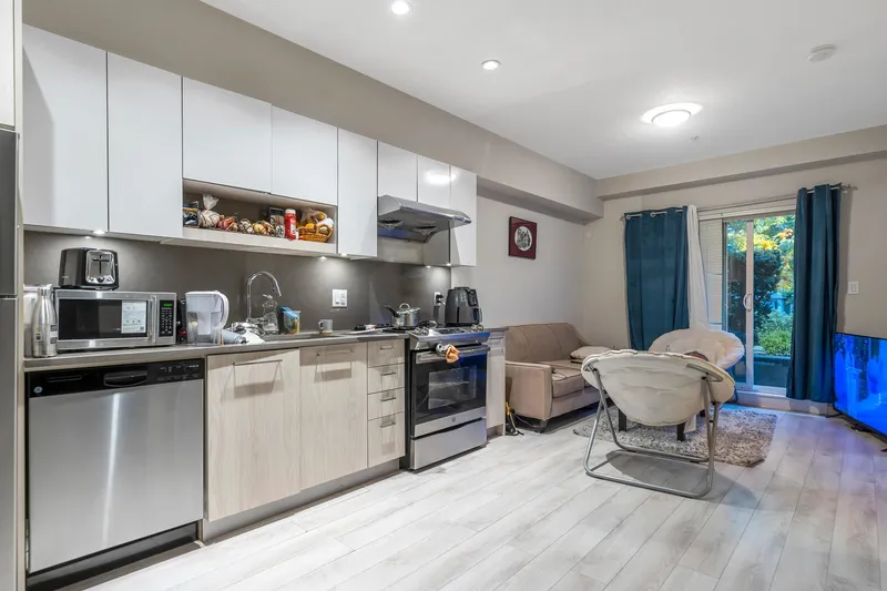 221 13768 108 AVENUE - photo 4 of 25