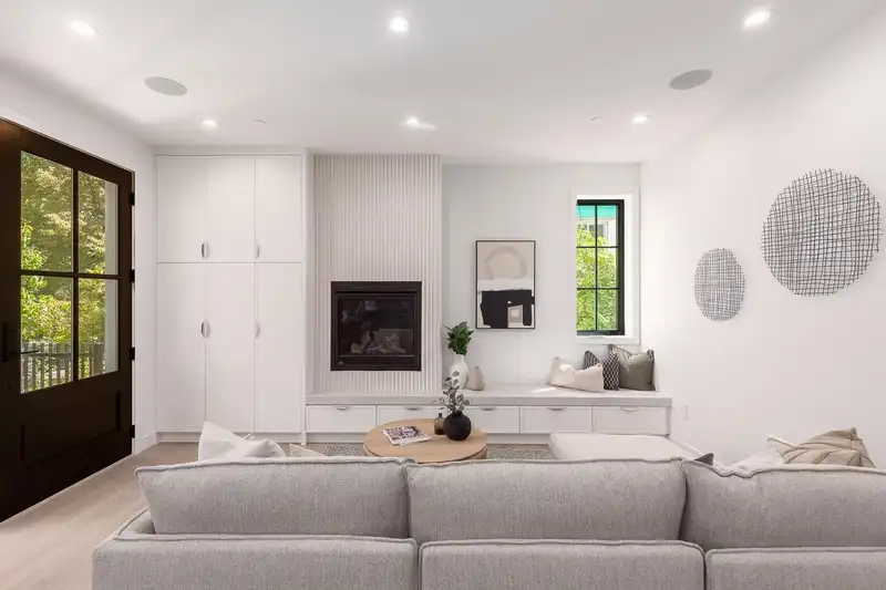 1 3850 W 13TH AVENUE - photo 3 of 37