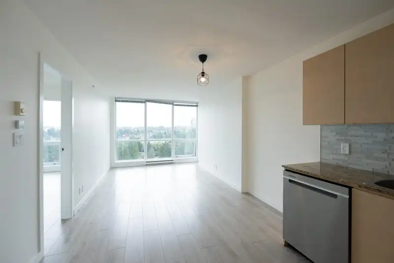 1505 13618 100 AVENUE - photo 2 of 29