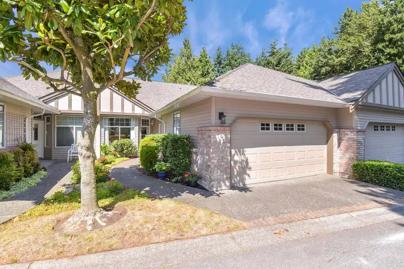 54 2533 152 STREET - photo 1 of 40