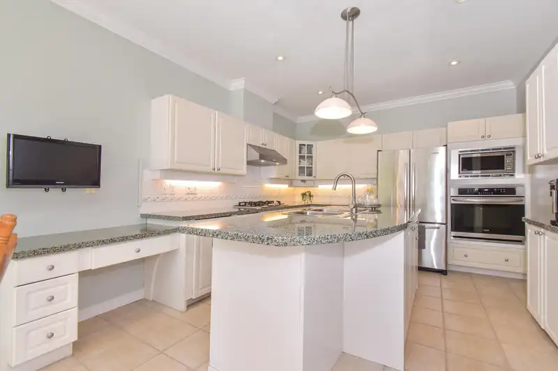 54 2533 152 STREET - photo 4 of 40