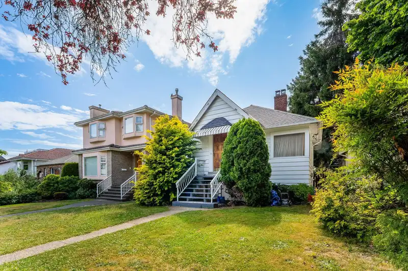 8019 SHAUGHNESSY STREET - photo 2 of 15