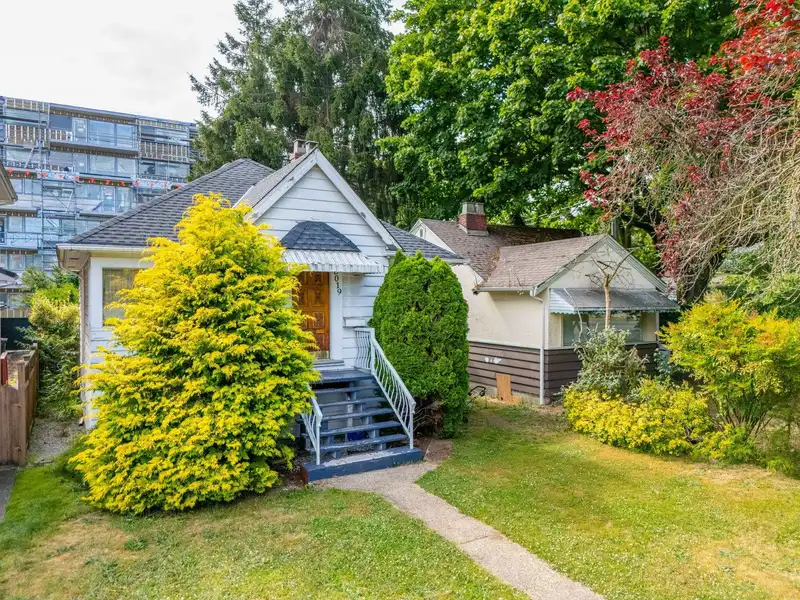 8019 SHAUGHNESSY STREET - photo 4 of 15
