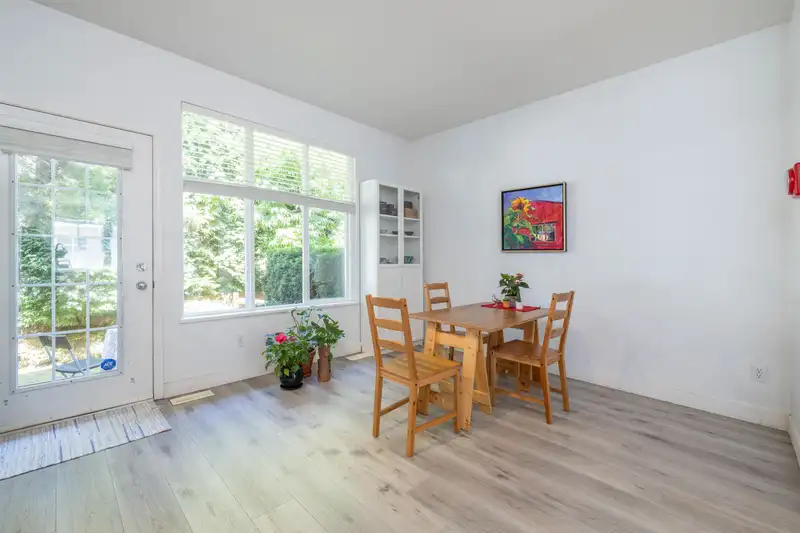 13 14959 58 AVENUE - photo 4 of 25