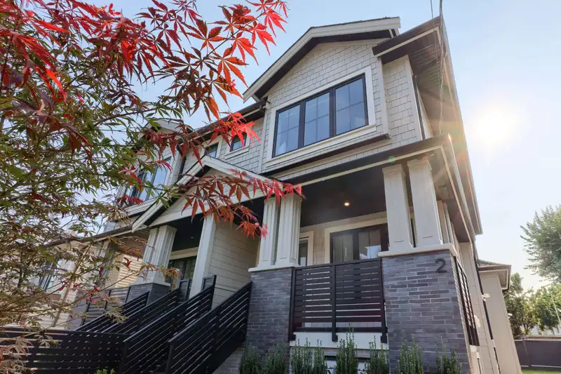 5262 MCKINNON STREET - photo 1 of 22