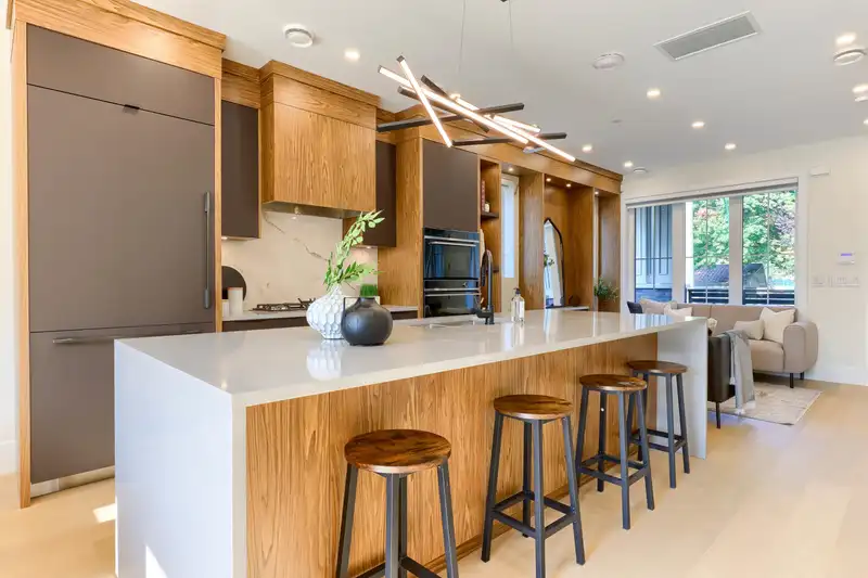 5262 MCKINNON STREET - photo 3 of 22