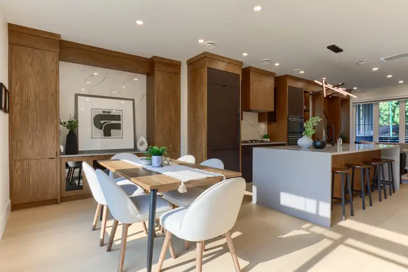 5262 MCKINNON STREET - photo 4 of 22